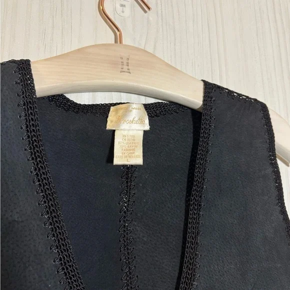 Vintage Black Sleeveless Vest with Lace Detail - Picture 2 of 5